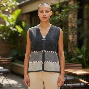 Woolrich Gray V-Neck Sweater Vest with Textured Elegance NWOT 100% Wool